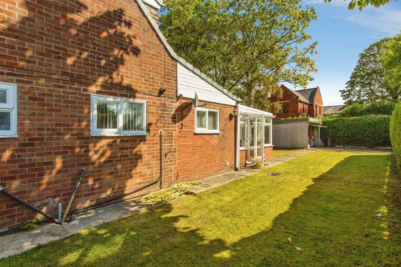 Pear Tree Crescent, Walton-le-Dale, Preston, Lancashire, PR5, photo 16