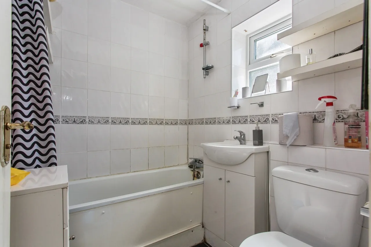 Pear Tree Crescent, Walton-le-Dale, Preston, Lancashire, PR5, photo 14