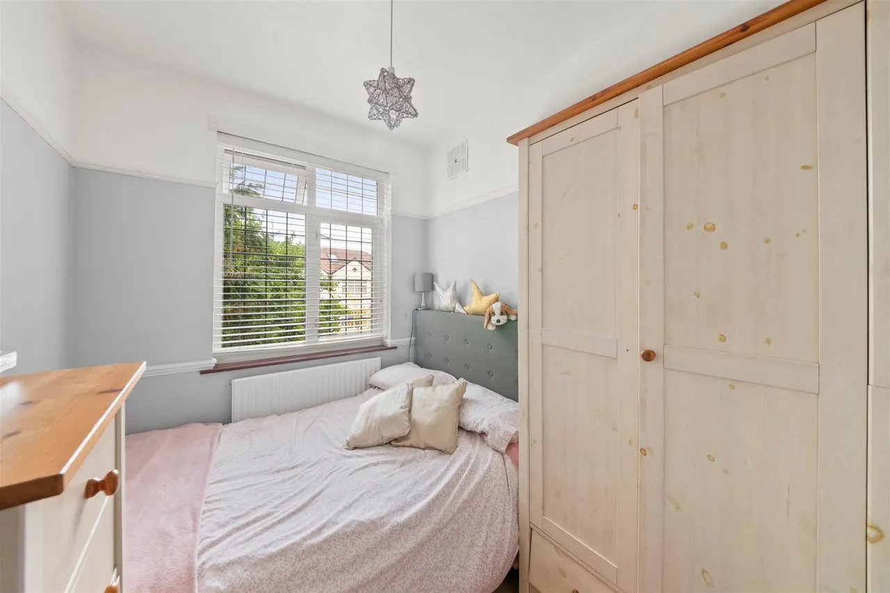 Wimborne Avenue, Norwood Green, photo 13