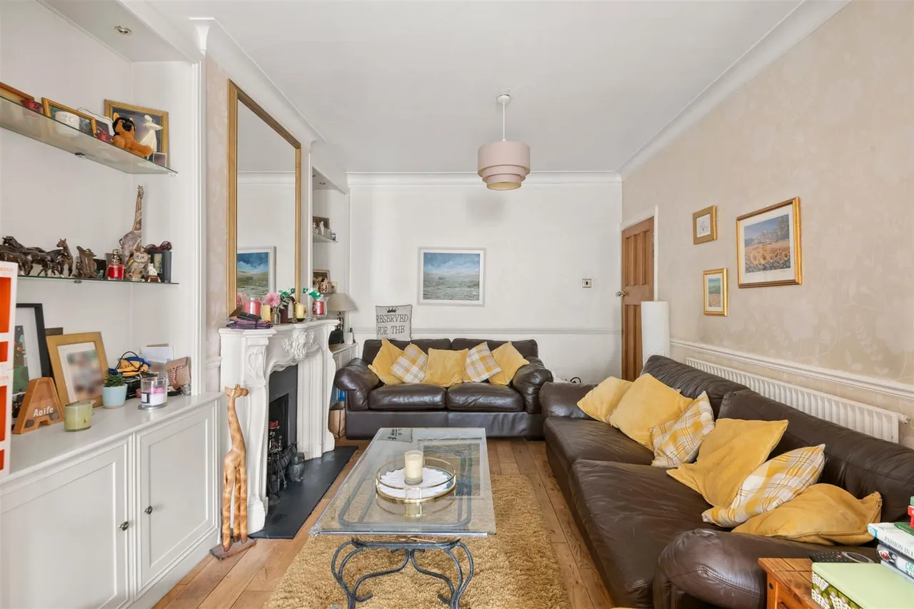 Wimborne Avenue, Norwood Green, photo 4