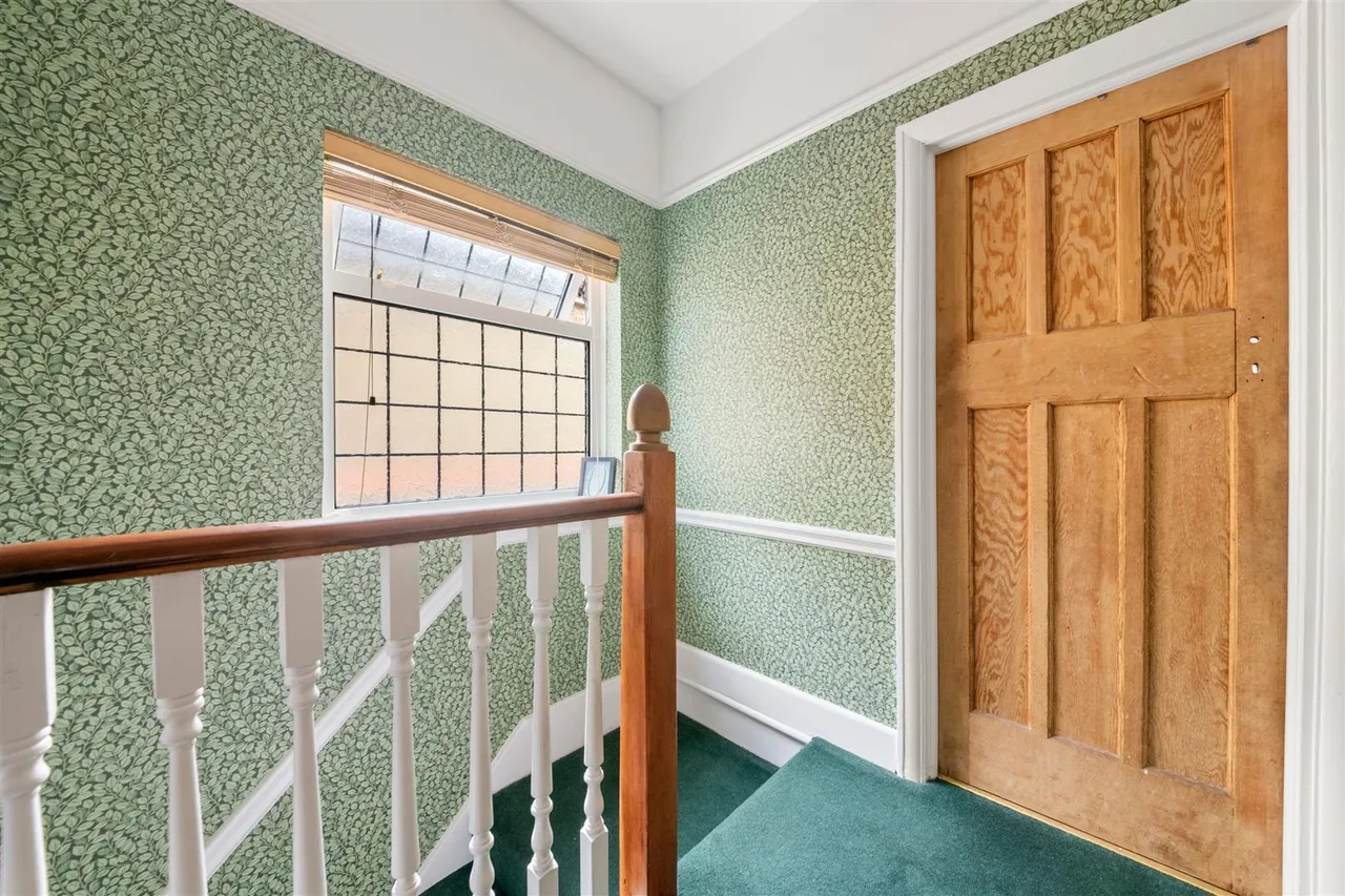 Wimborne Avenue, Norwood Green, photo 9