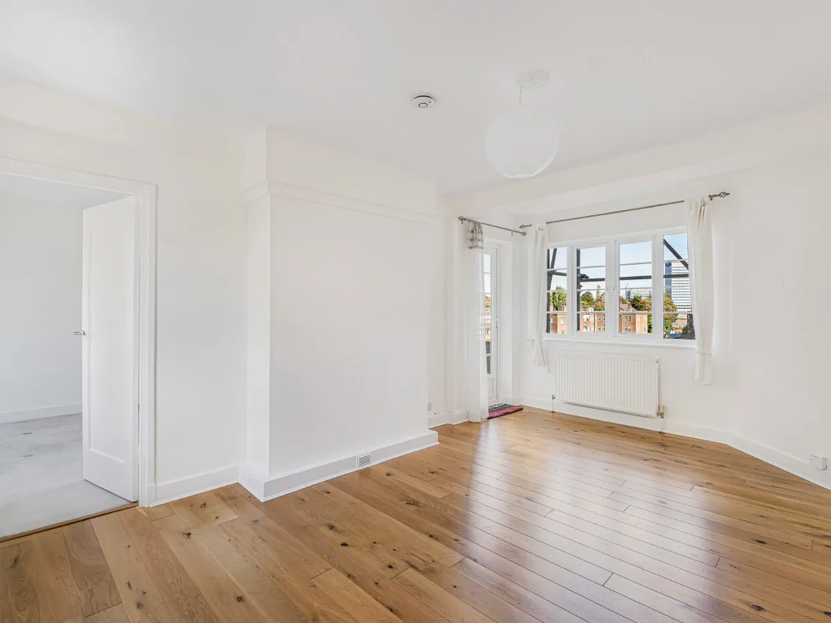 3 bed flat for sale, Chiswick Village, Chiswick, W4