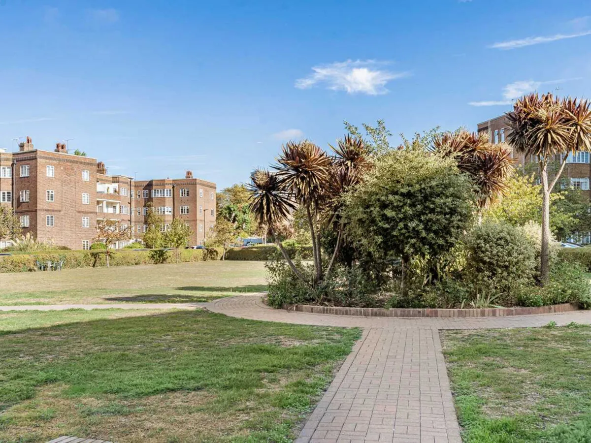 Chiswick Village, Chiswick, W4, photo 2