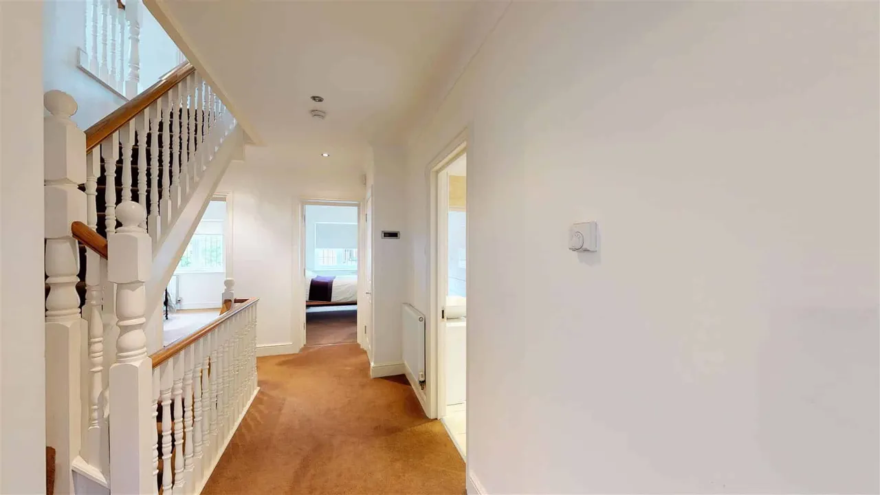 Chester Road, Chigwell, photo 8