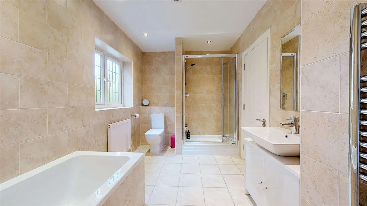 Chester Road, Chigwell, photo 10