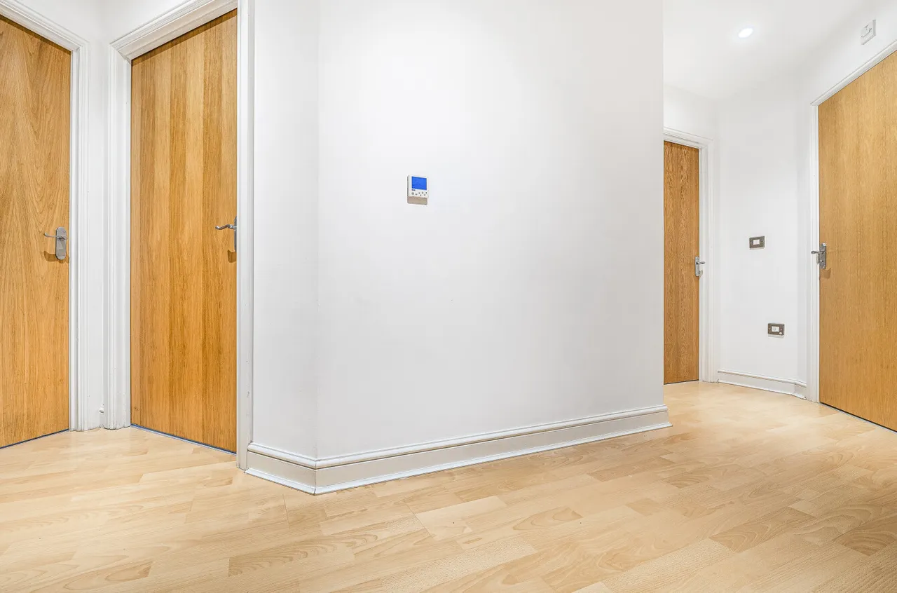 Elmhurst Court, photo 10