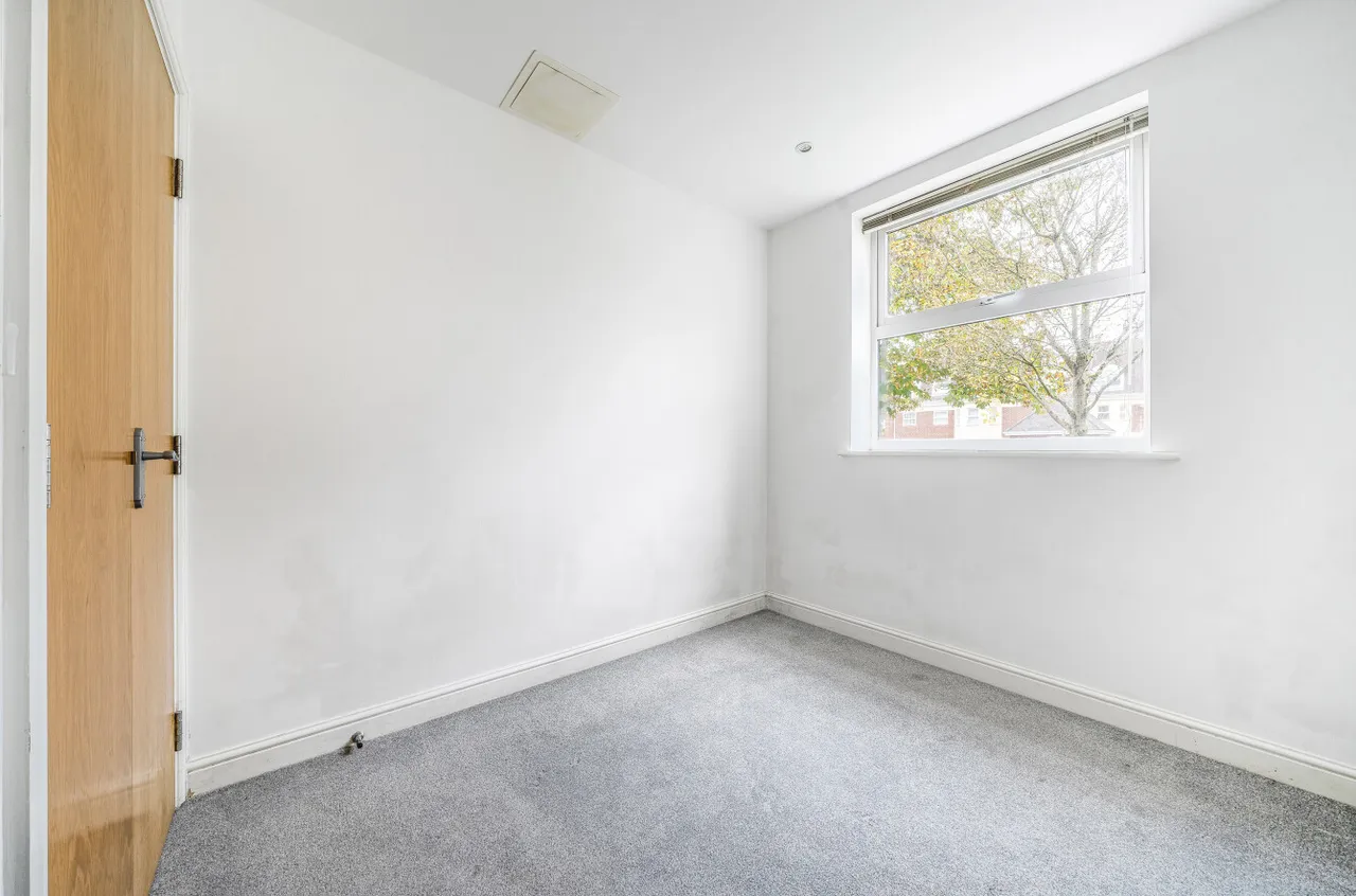 Elmhurst Court, photo 5