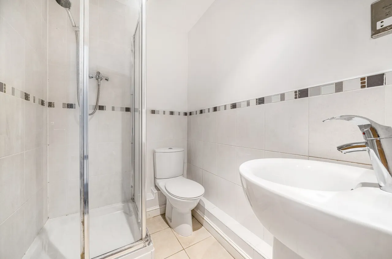 Elmhurst Court, photo 9