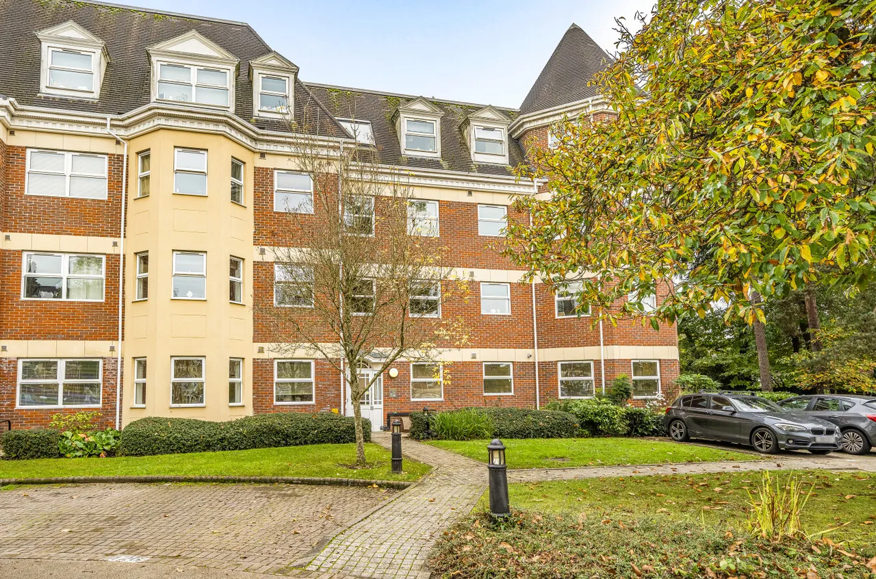 Elmhurst Court, photo 11