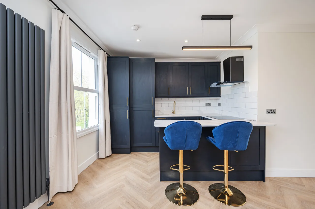 Flat C, 58 Colvestone Crescent, London, photo 3