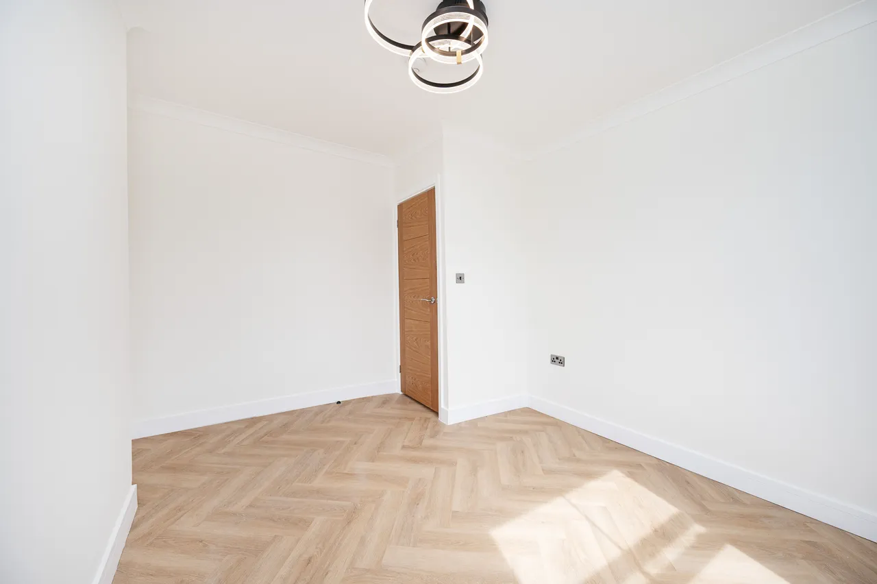 Flat C, 58 Colvestone Crescent, London, photo 8