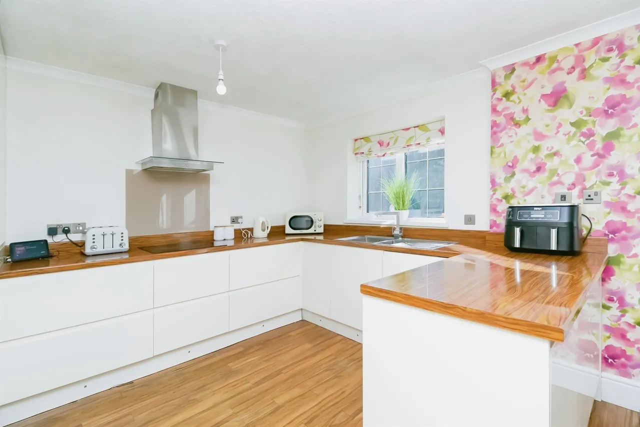 Minster Close, Barry, CF63, photo 6