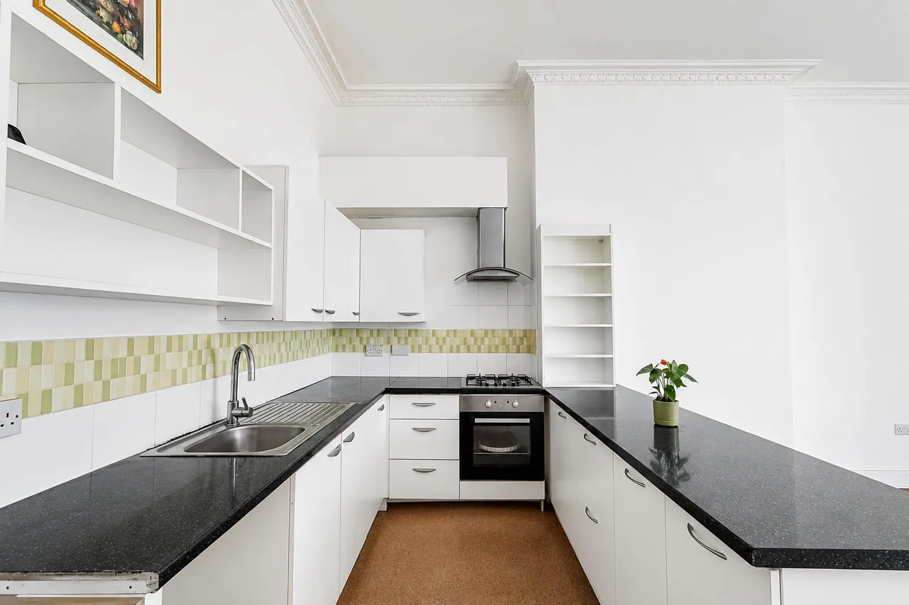 Pevensey Road, St Leonards-On-Sea, photo 3