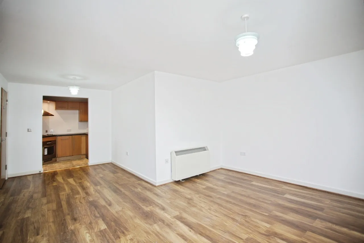 Manor House Drive, Coventry, West Midlands, CV1, photo 3