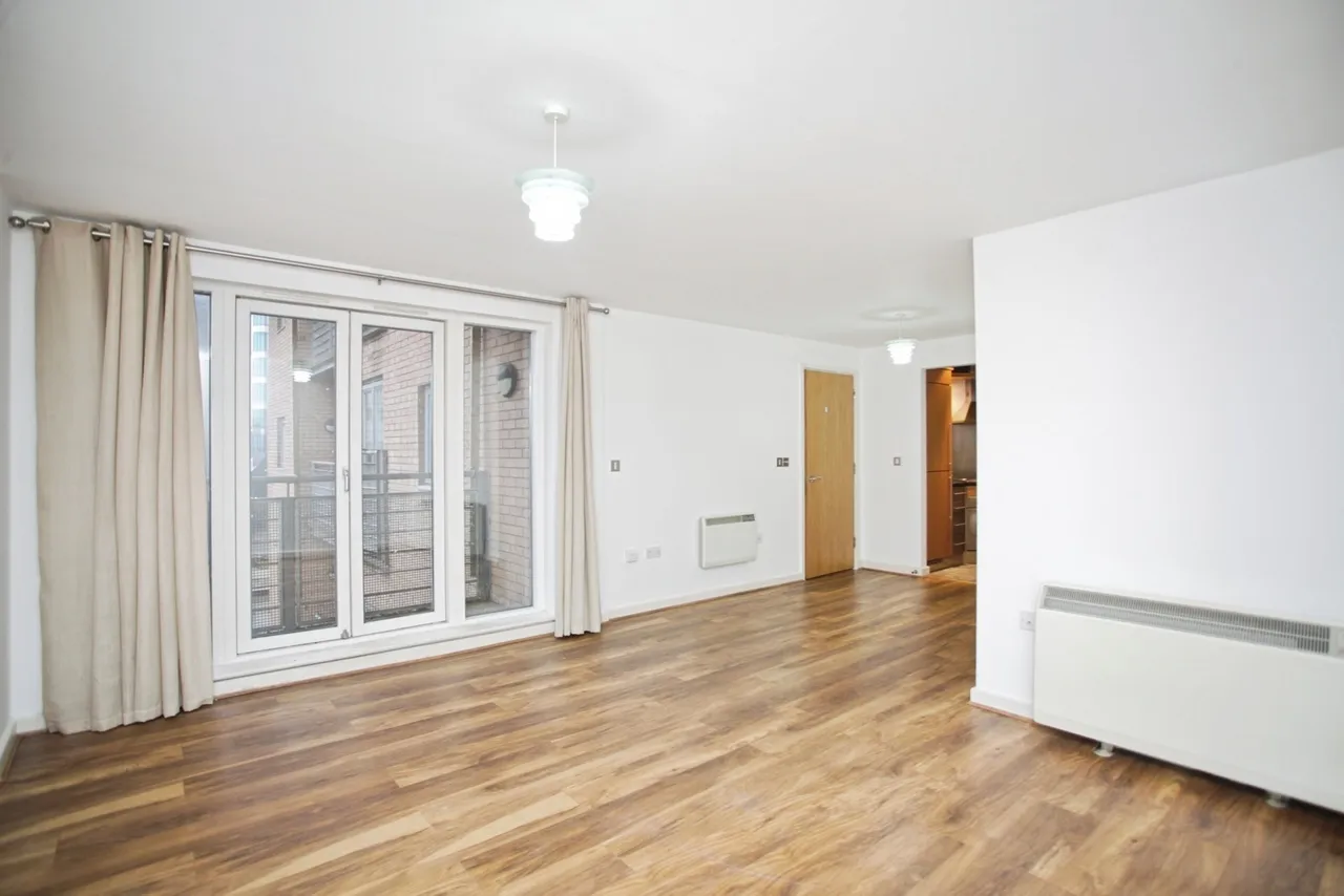 Manor House Drive, Coventry, West Midlands, CV1, photo 4