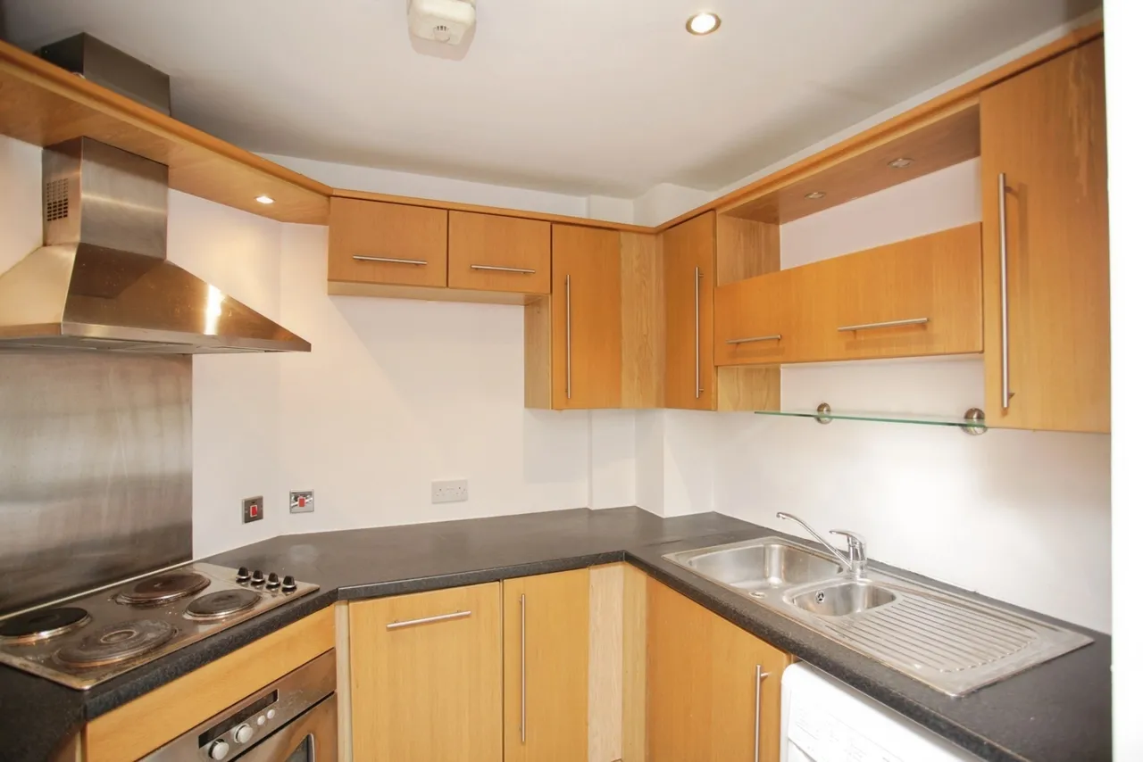 Manor House Drive, Coventry, West Midlands, CV1, photo 5