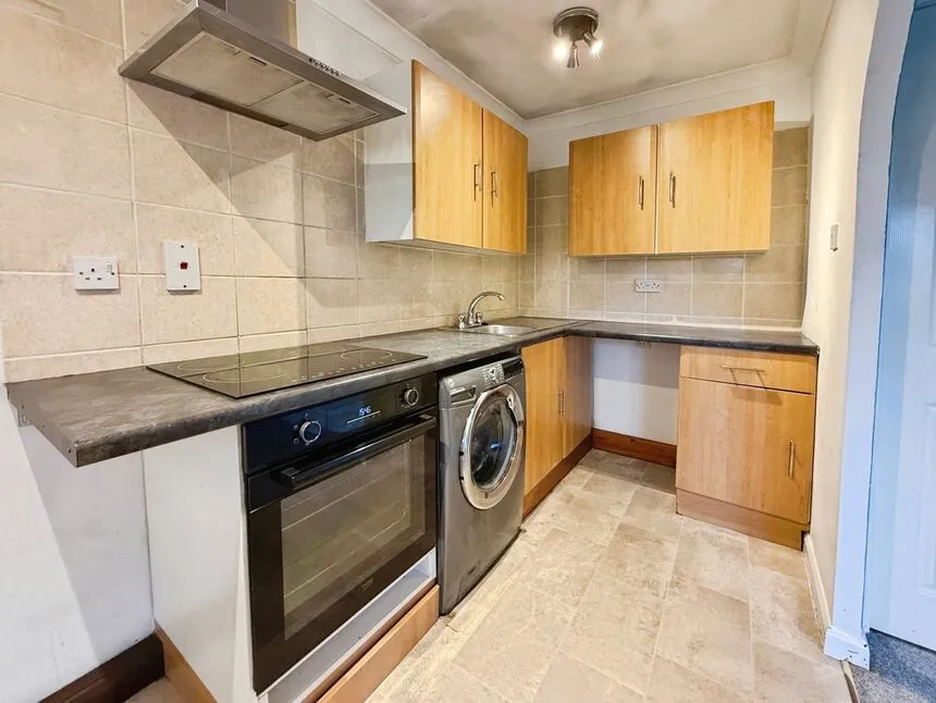 Elsham Crescent, Lincoln, Lincolnshire, LN6, photo 6