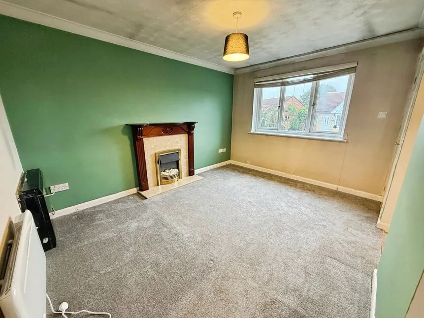 Elsham Crescent, Lincoln, Lincolnshire, LN6, photo 2