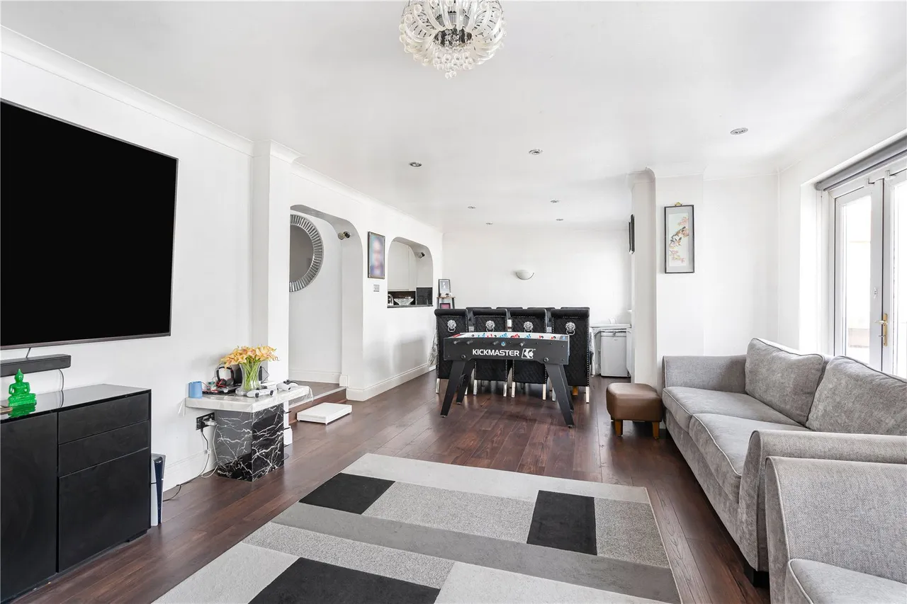 Thorpe Lea Road, Egham, TW20, photo 15