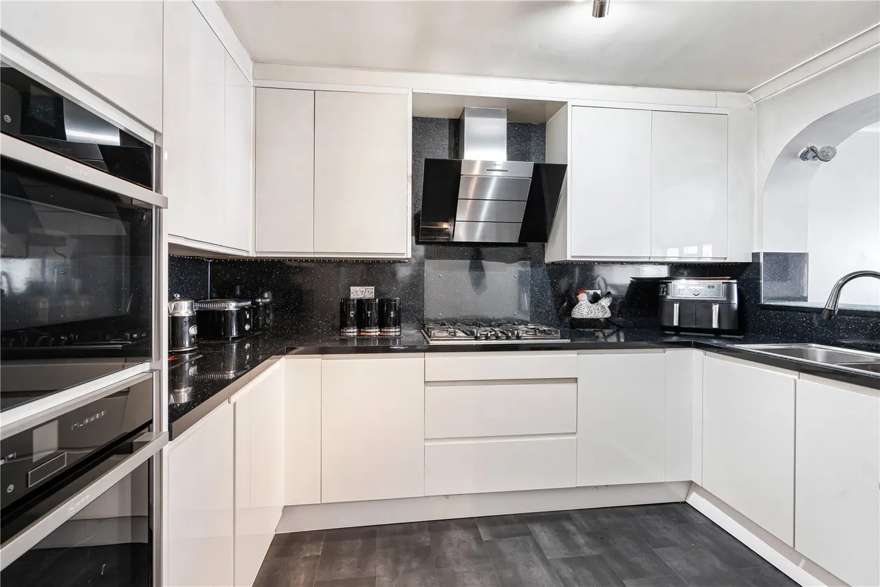 Thorpe Lea Road, Egham, TW20, photo 17