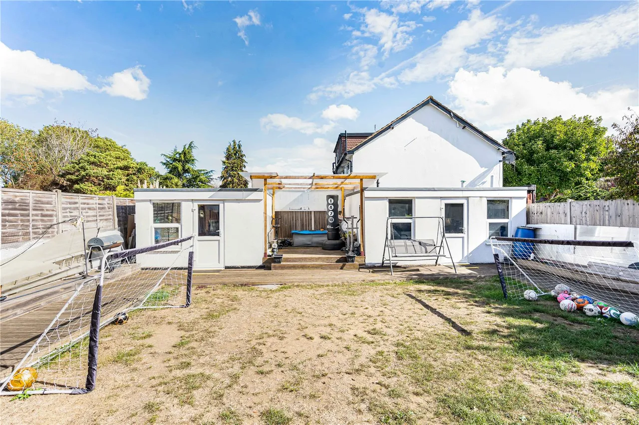 Thorpe Lea Road, Egham, TW20, photo 29
