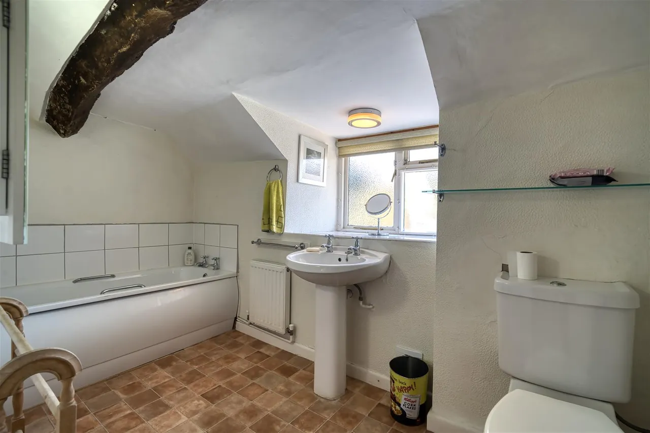 Higher Street, Okeford Fitzpaine, photo 11