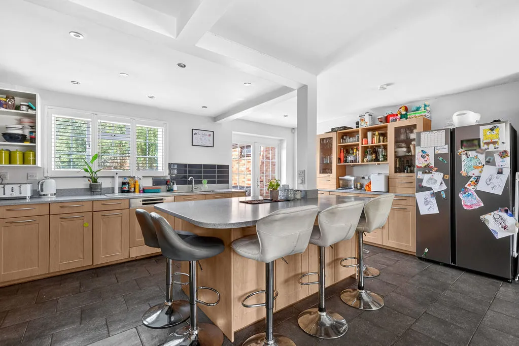 Braycourt Avenue, Walton-On-Thames KT12 2BB, photo 7