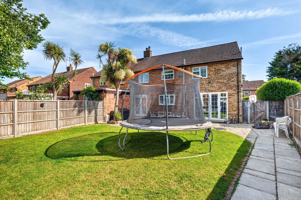 Braycourt Avenue, Walton-On-Thames KT12 2BB, photo 23