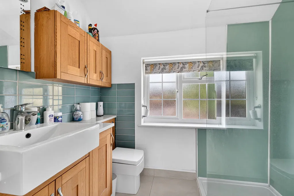 Braycourt Avenue, Walton-On-Thames KT12 2BB, photo 14