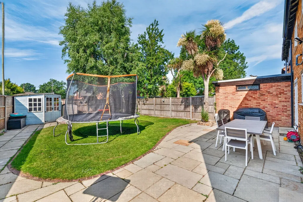 Braycourt Avenue, Walton-On-Thames KT12 2BB, photo 22