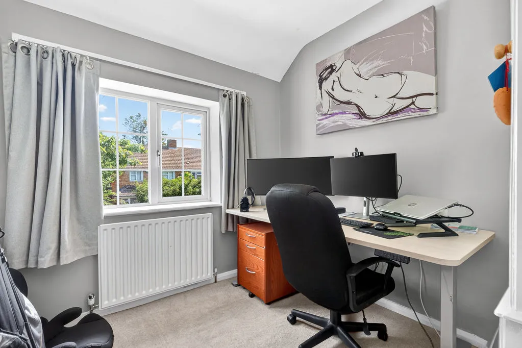 Braycourt Avenue, Walton-On-Thames KT12 2BB, photo 18