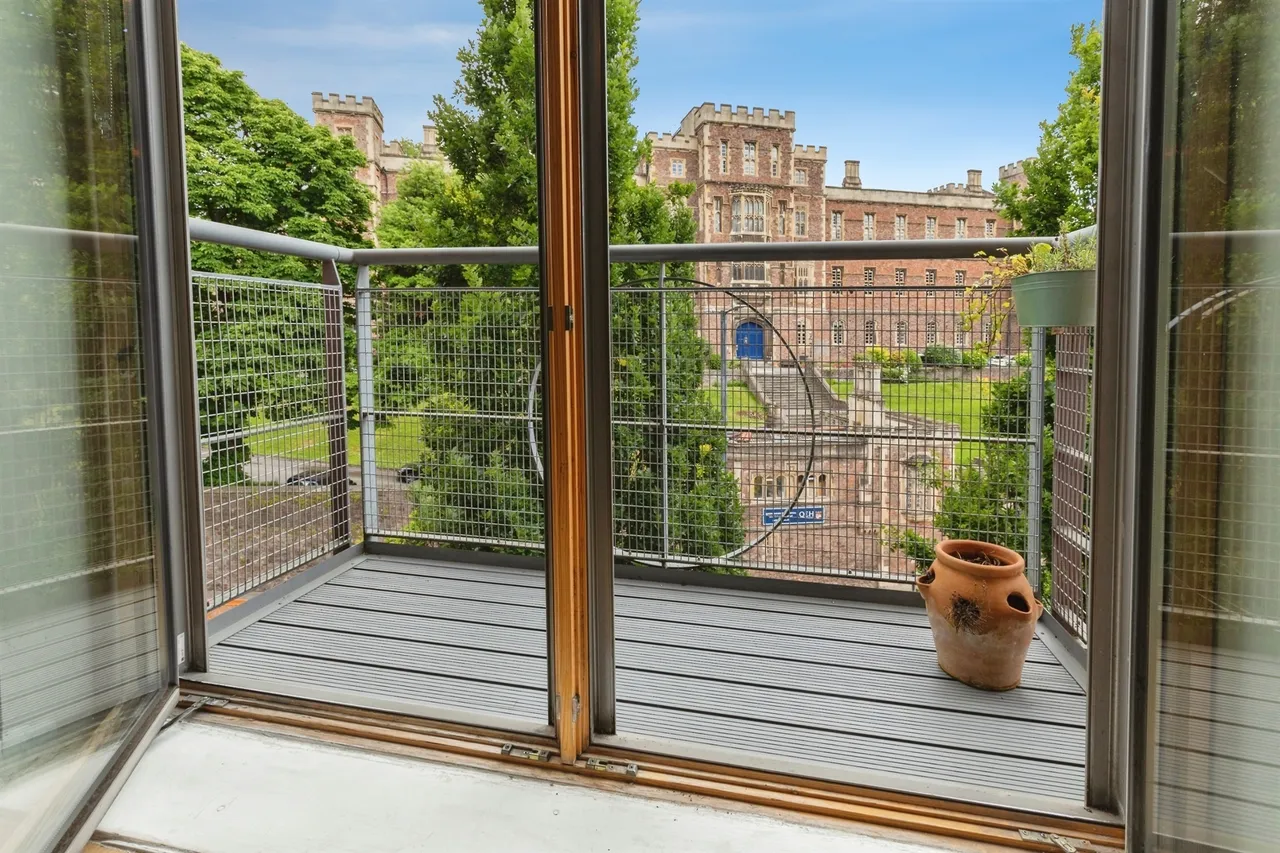 Burton Court, Bristol, BS8, photo 16