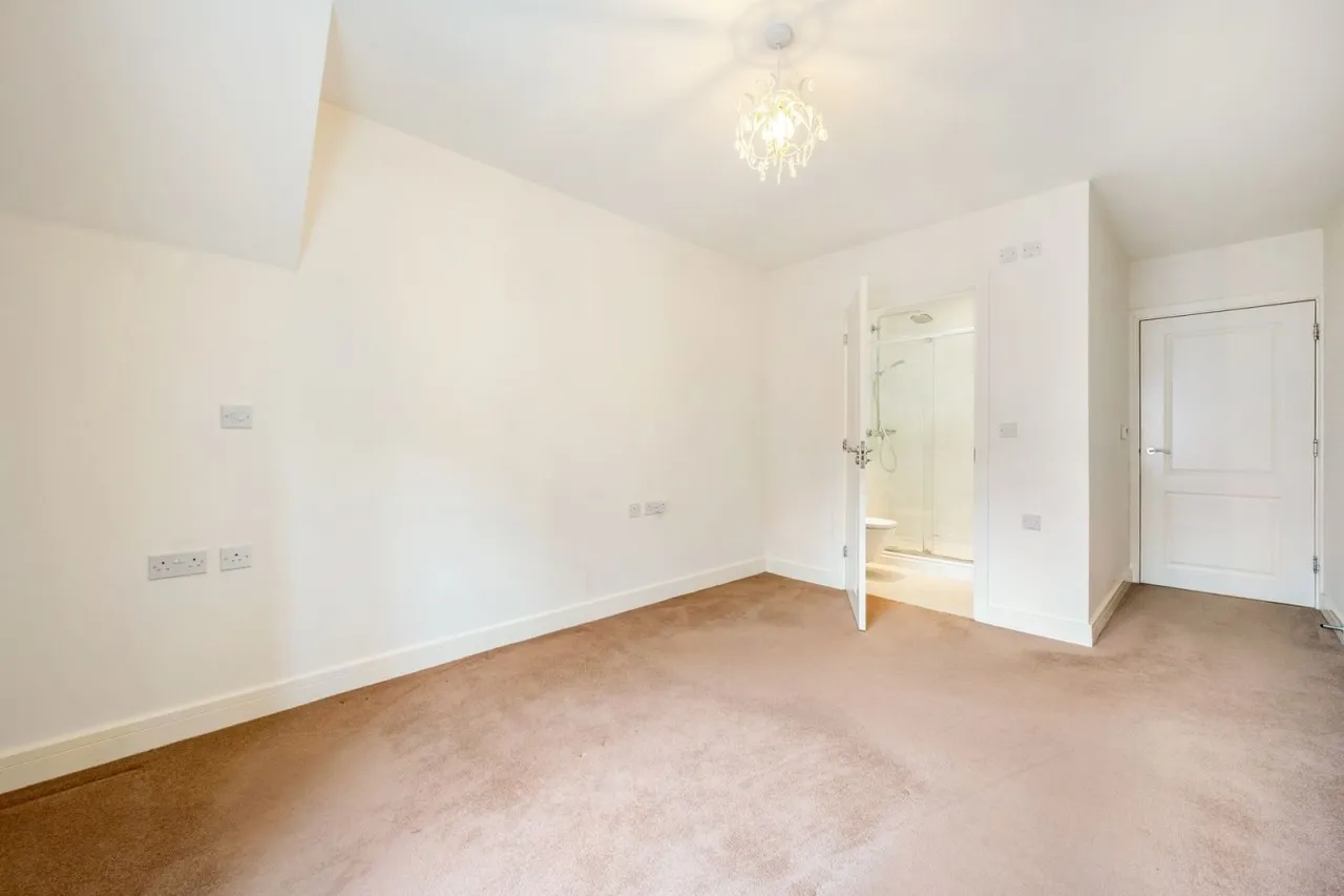 Lyndhurst, SO43, photo 10