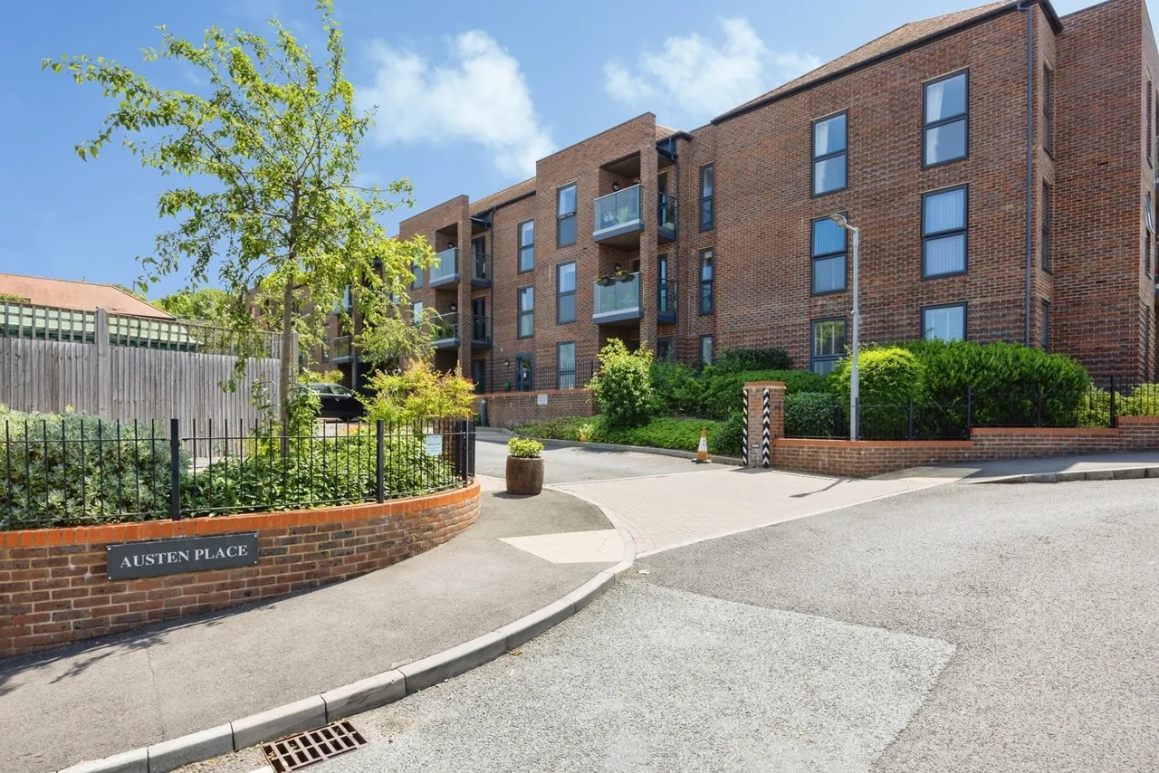 2 bed flat for sale, Lower Turk Street, Alton, GU34