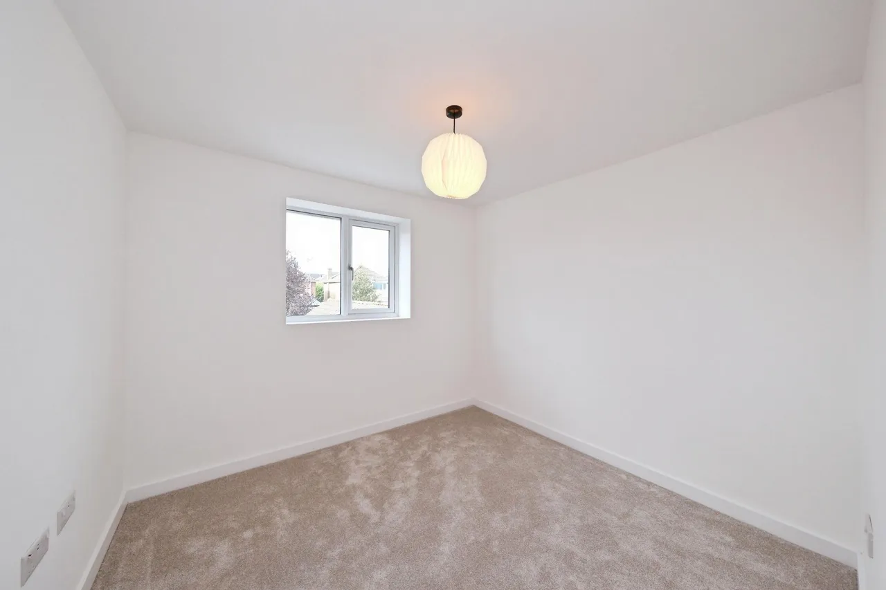 Vaughan Avenue, Nottingham, NG15, photo 13