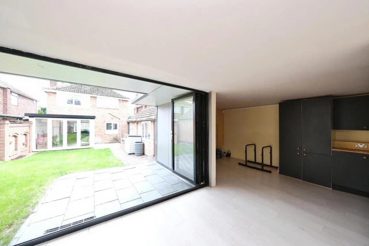 Vaughan Avenue, Nottingham, NG15, photo 19