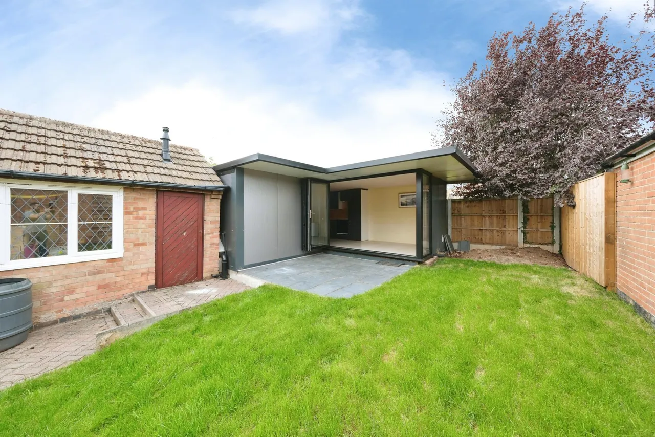 Vaughan Avenue, Nottingham, NG15, photo 18