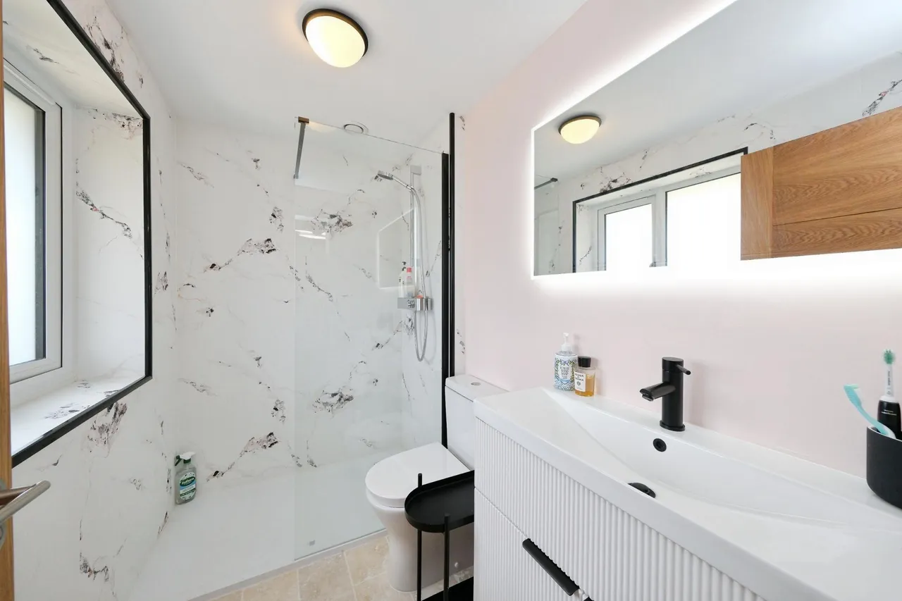 Vaughan Avenue, Nottingham, NG15, photo 11