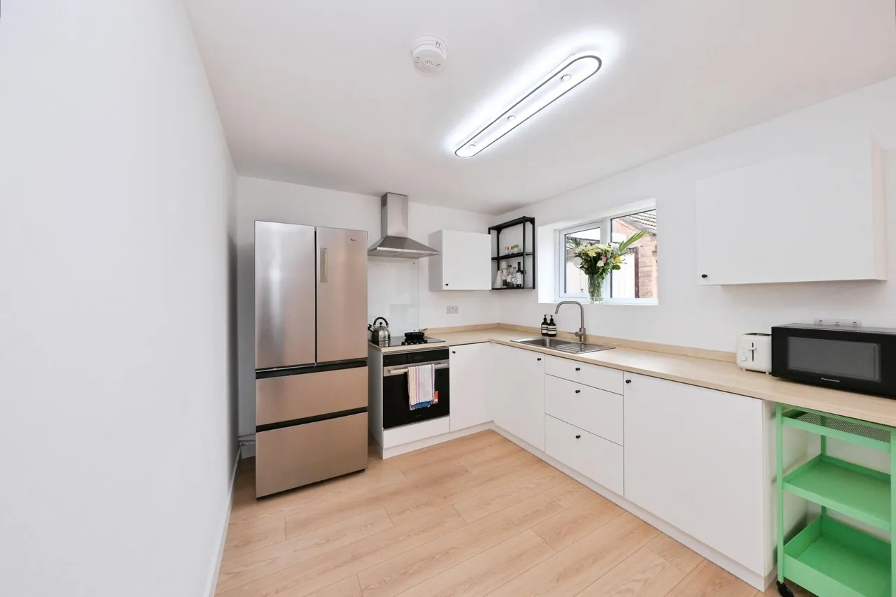 Vaughan Avenue, Nottingham, NG15, photo 5