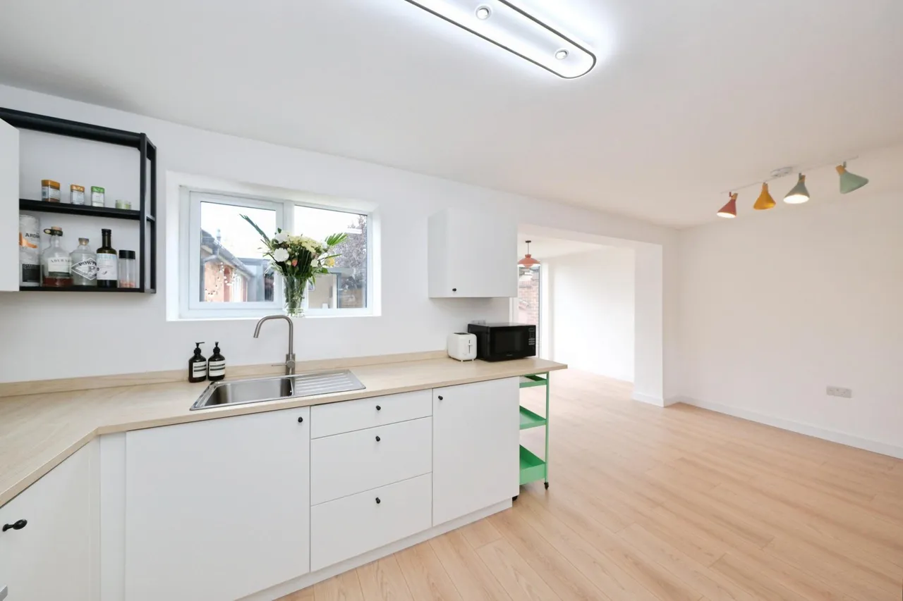 Vaughan Avenue, Nottingham, NG15, photo 8