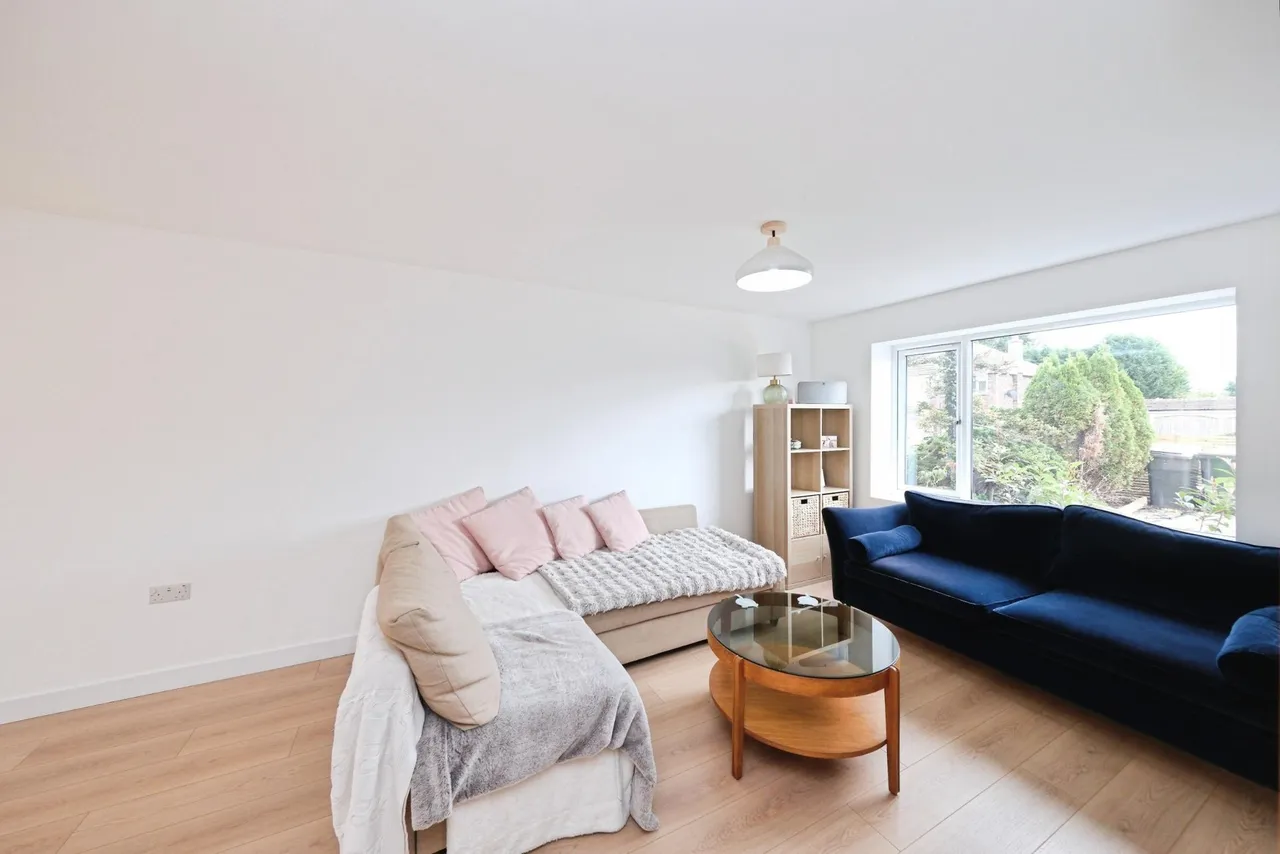 Vaughan Avenue, Nottingham, NG15, photo 2