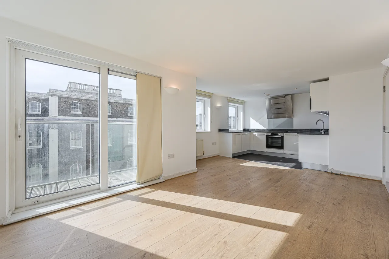 2 bed flat for sale, London, SE18