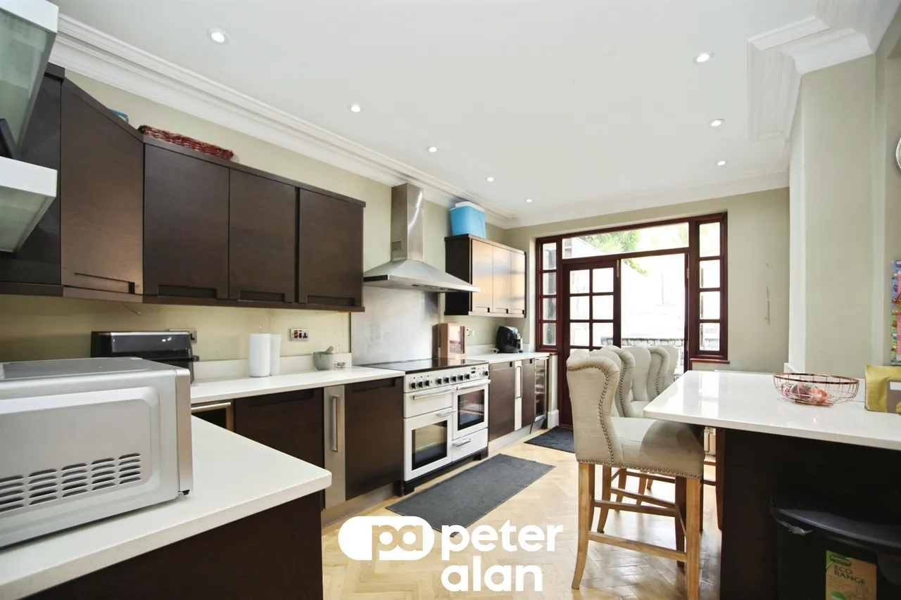 Bryn Road, Blackwood, NP12, photo 13