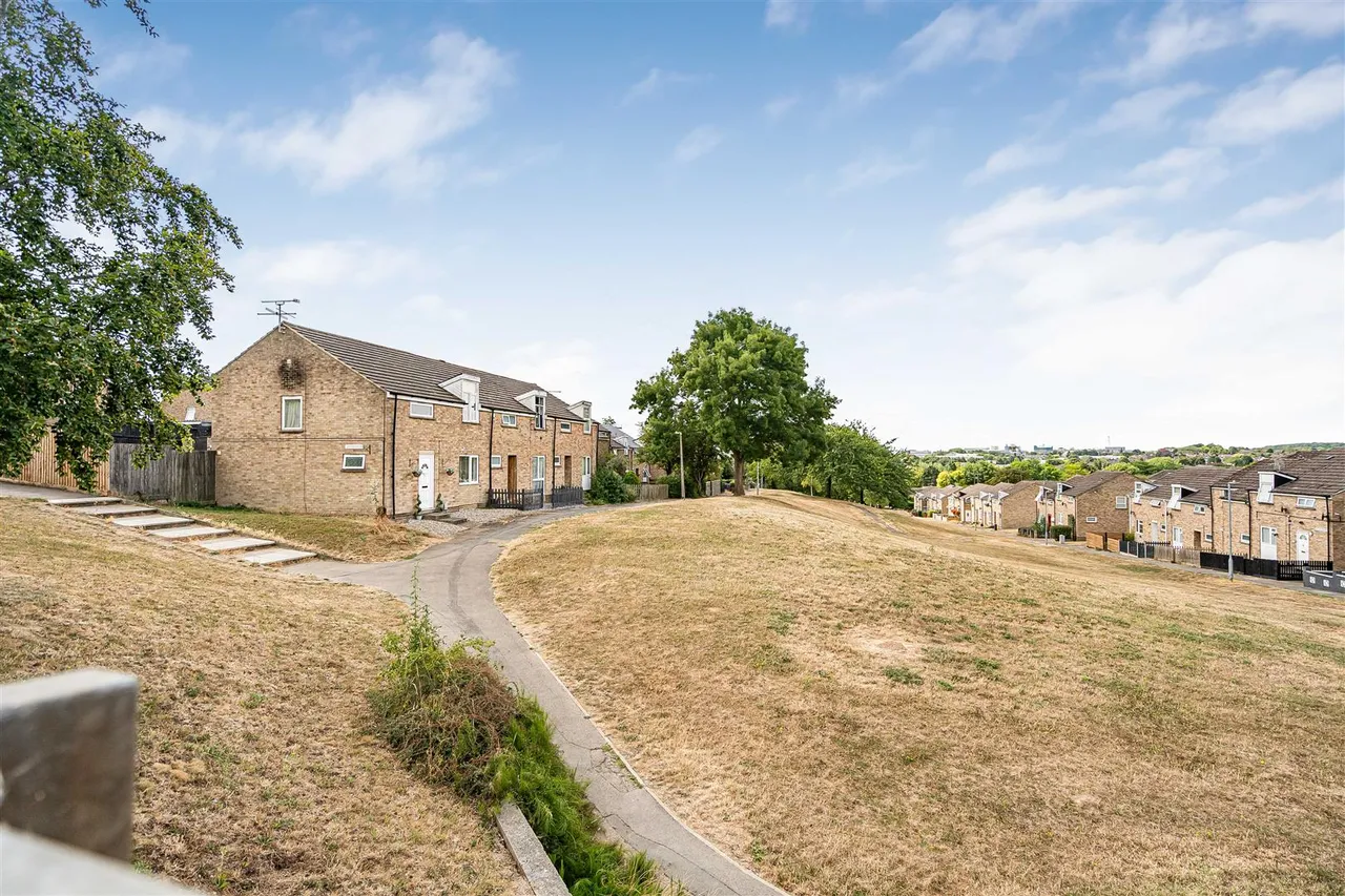 Linton Place, Haverhill, CB9, photo 21