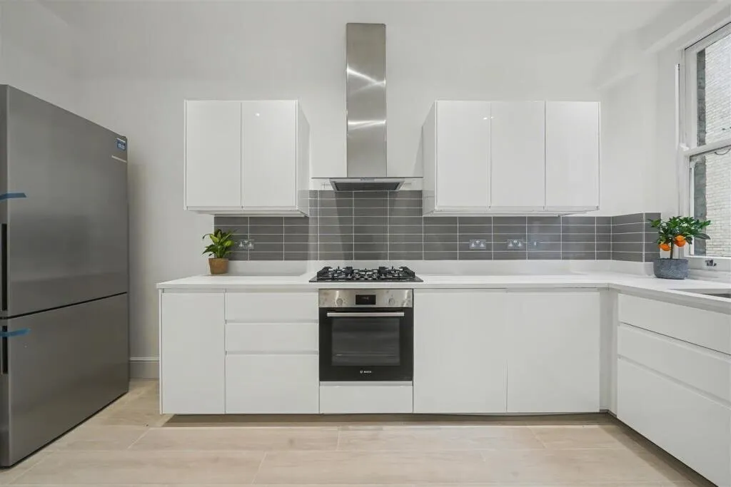 West End Lane, London, NW6, photo 2
