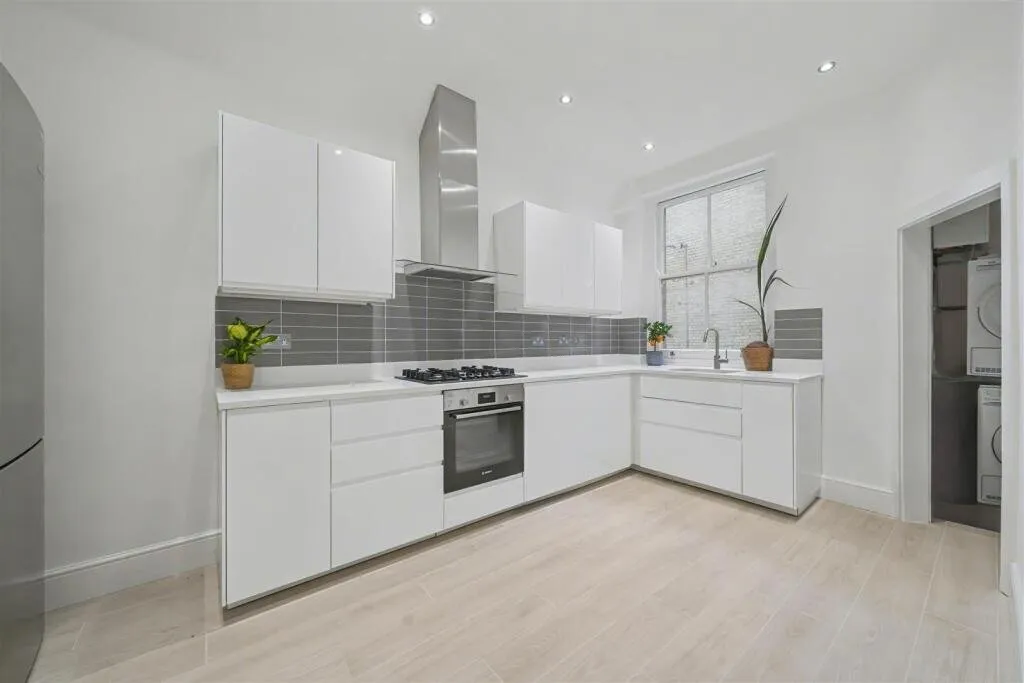 West End Lane, London, NW6, photo 14