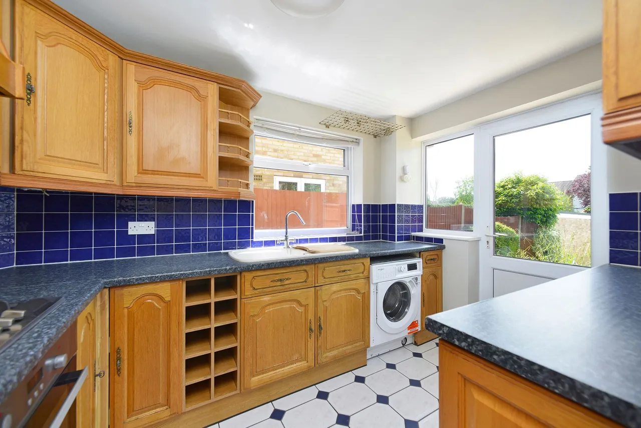Fawley Close, Cranleigh, GU6, photo 3