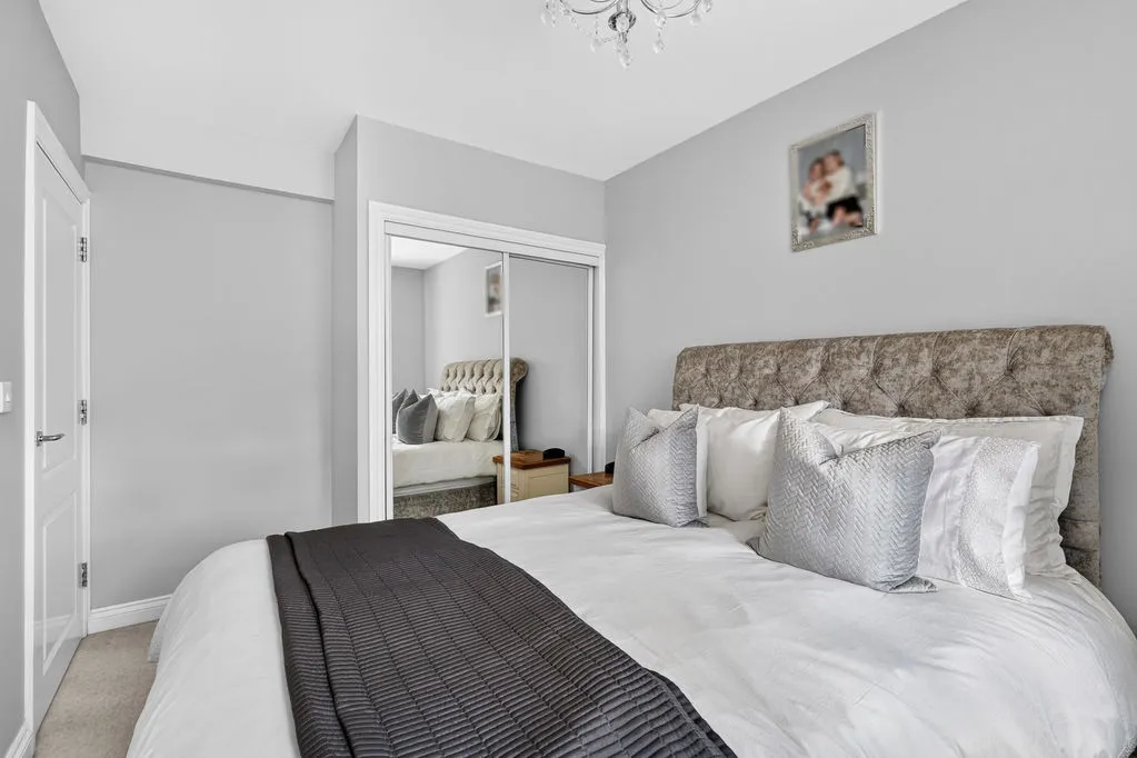 Highfield Park, Row Town KT15 1EU, photo 13