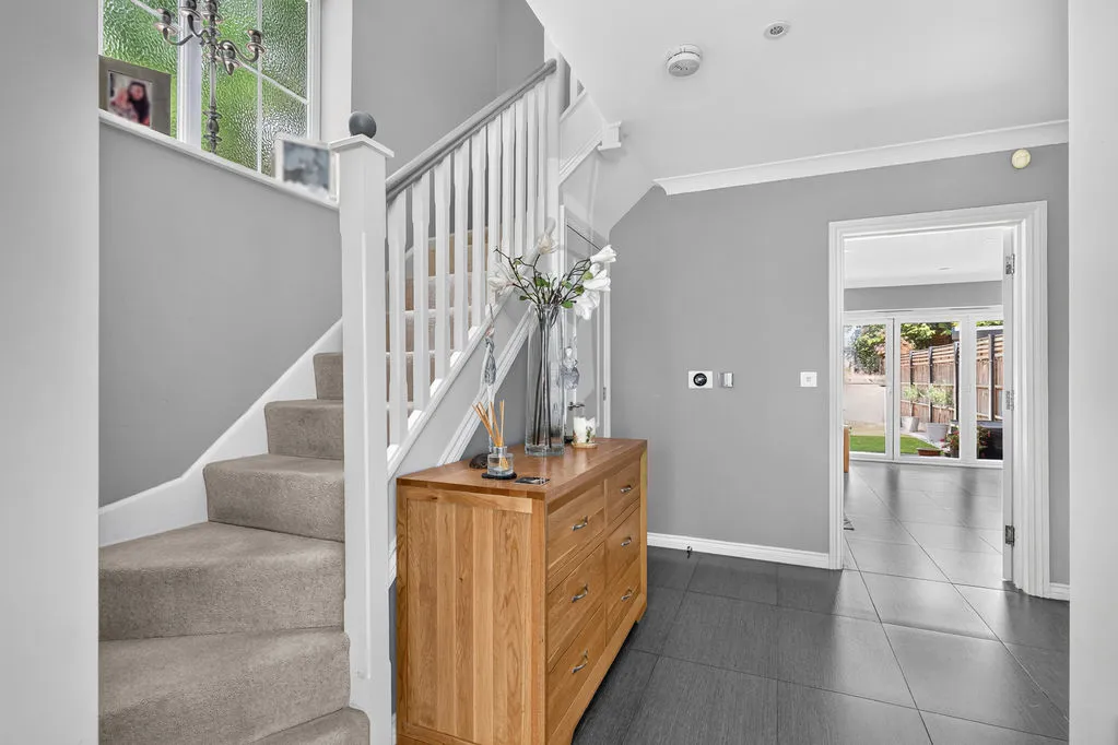 Highfield Park, Row Town KT15 1EU, photo 8