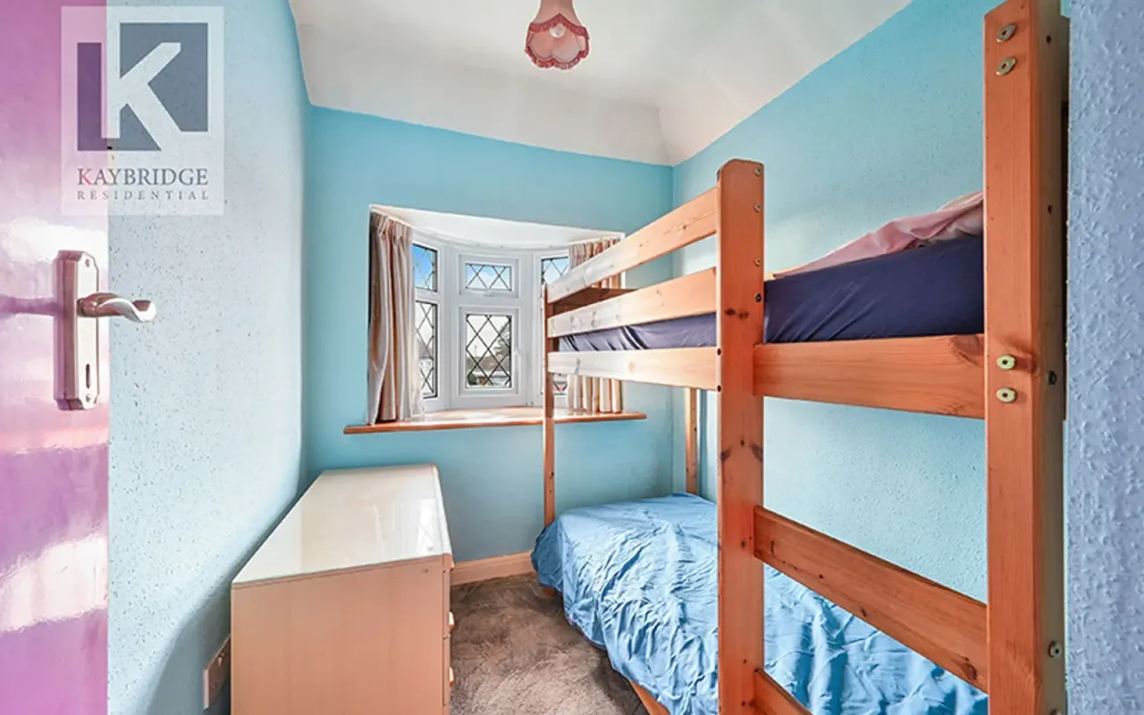 Walsingham Gardens, Epsom, KT19, photo 13